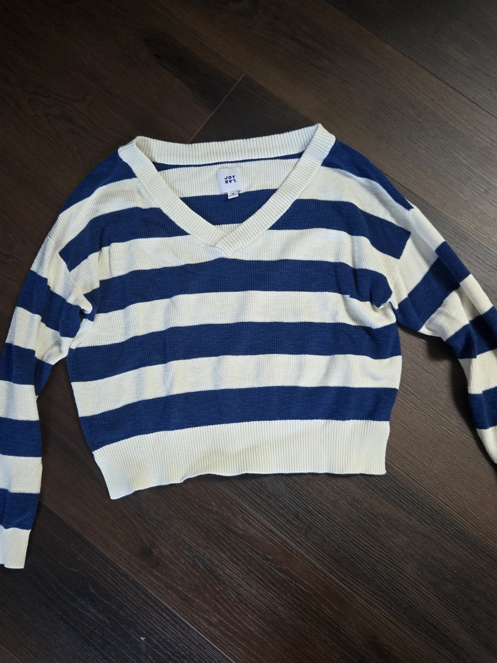 JoyLab, Cropped V-Neck Stripe Sweater - Navy & Cream, M